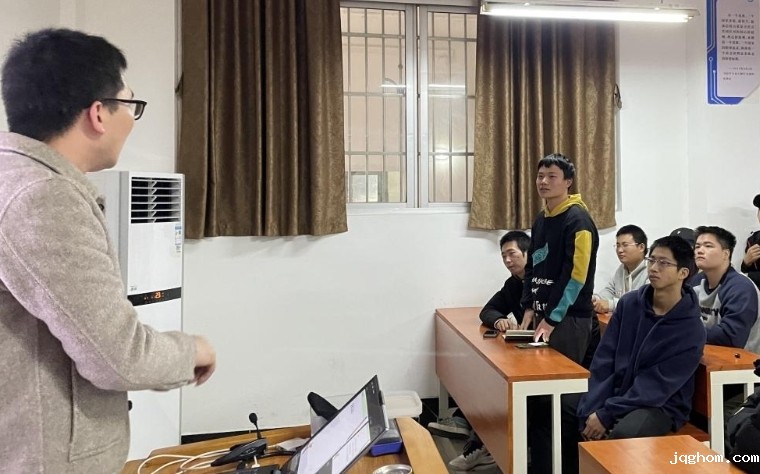 c53c8e0145339a21.jpg c53c8e0145339a21.jpg