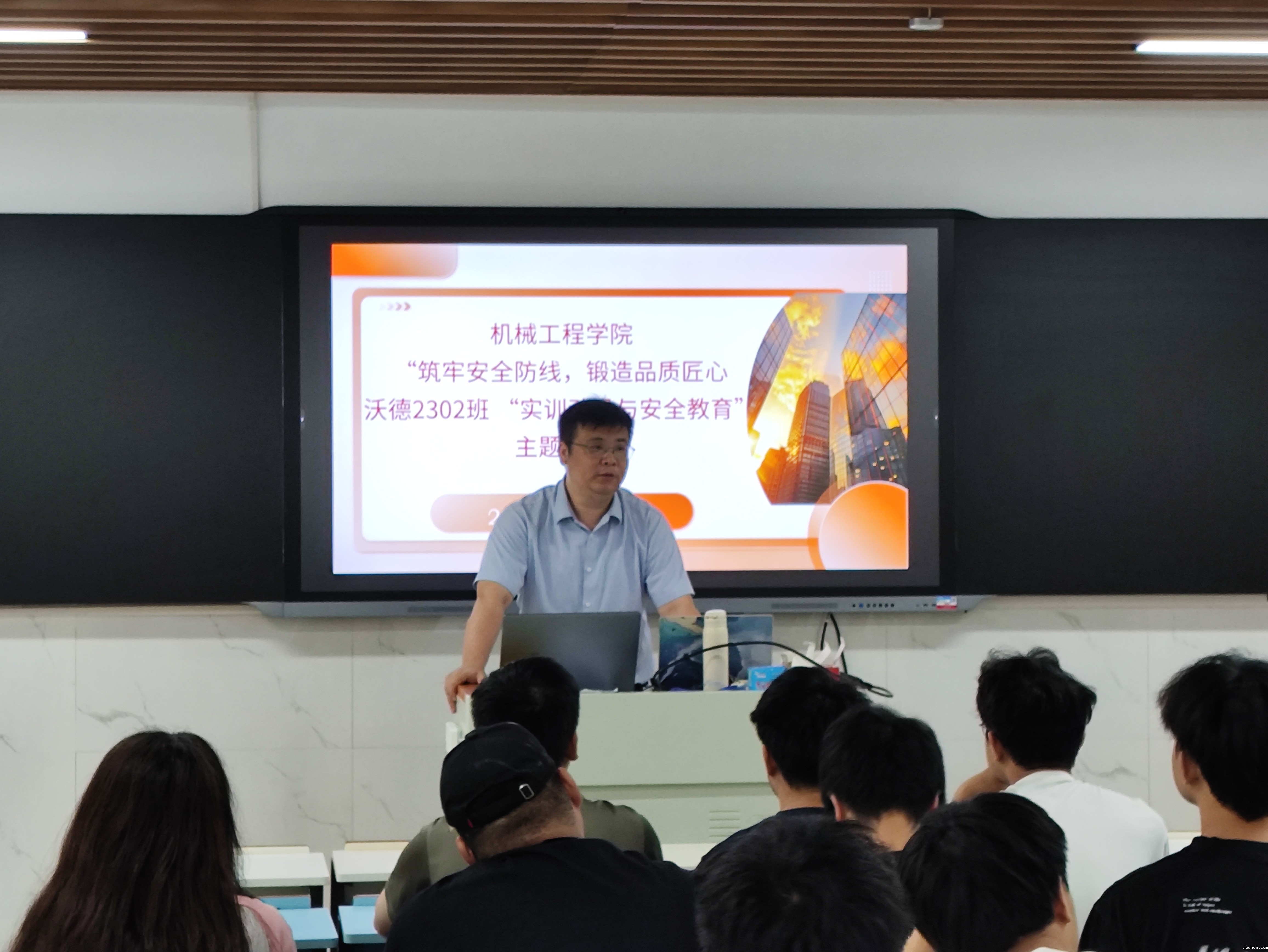 1D2D491192AF5F00D1BEEFC2DA23AFEE.jpg 1D2D491192AF5F00D1BEEFC2DA23AFEE.jpg