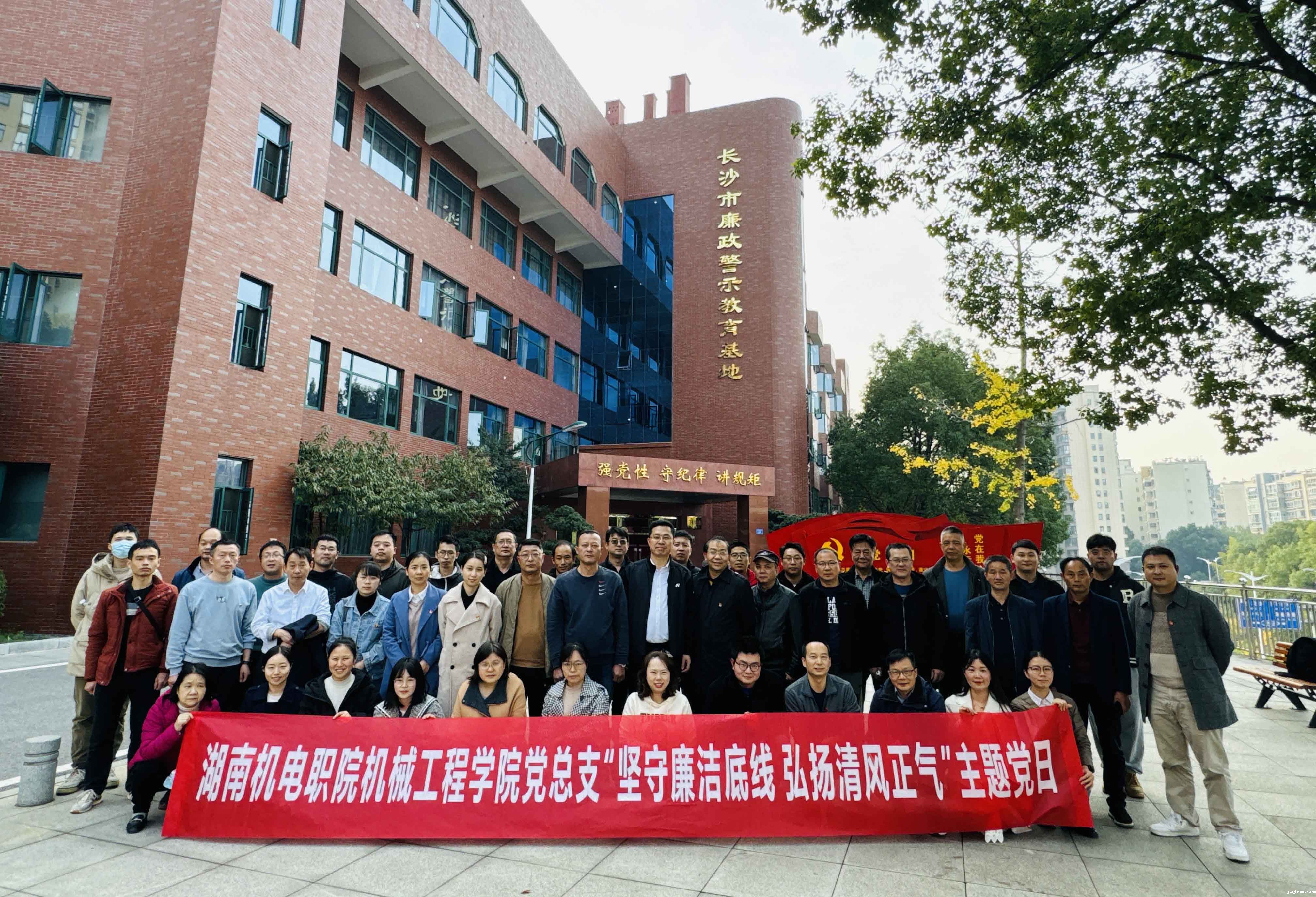 A3B29ECD083099A74F88A7F6999B80FF.jpg A3B29ECD083099A74F88A7F6999B80FF.jpg