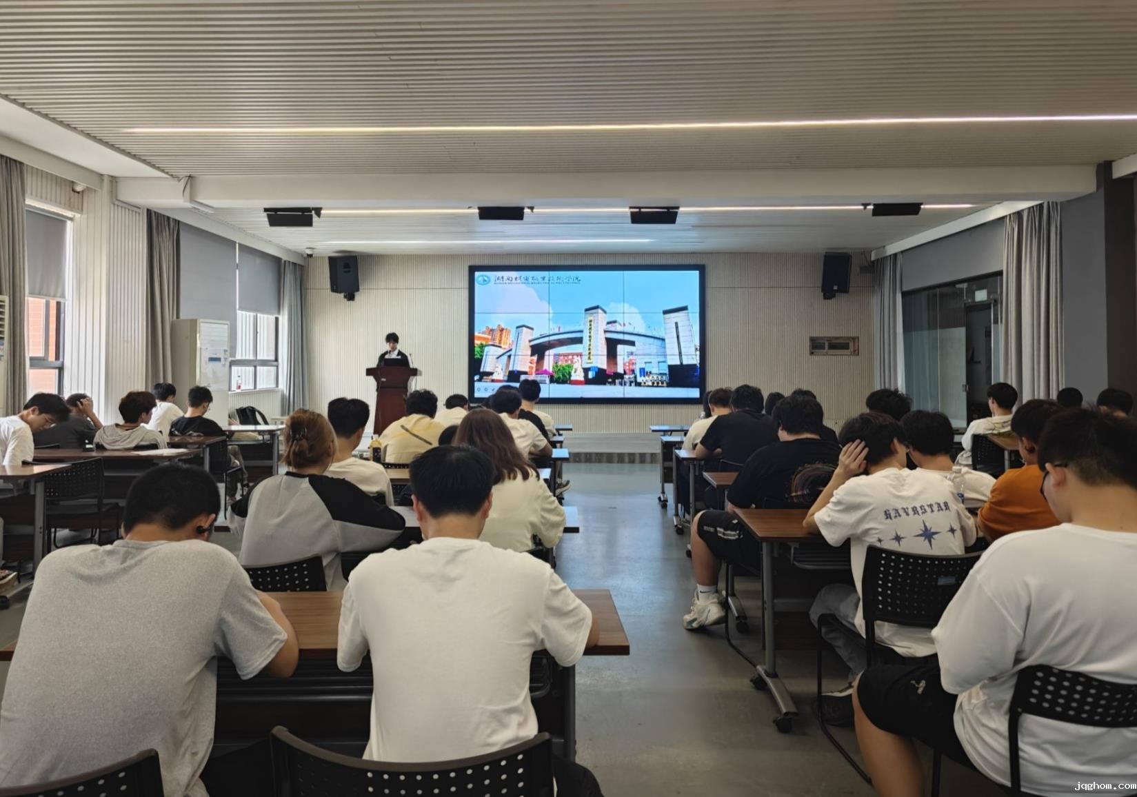 <strong>学生活动|机电学长说</strong>