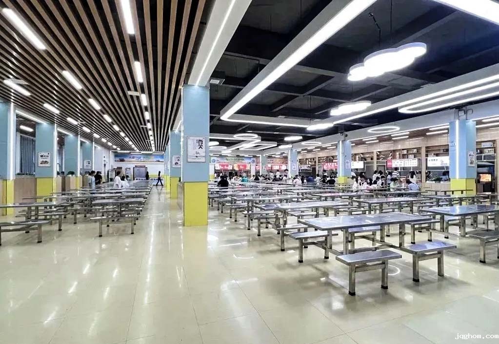 学生食堂.jpg